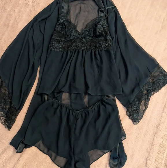 In Bloom Lounge Set - Picture 2 of 6